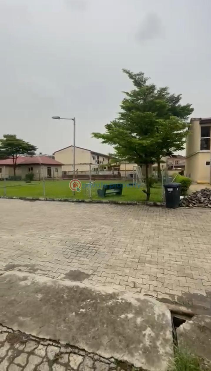 4 bedroom House For Rent Platinum Way, Jakande Lekki Lagos - 1