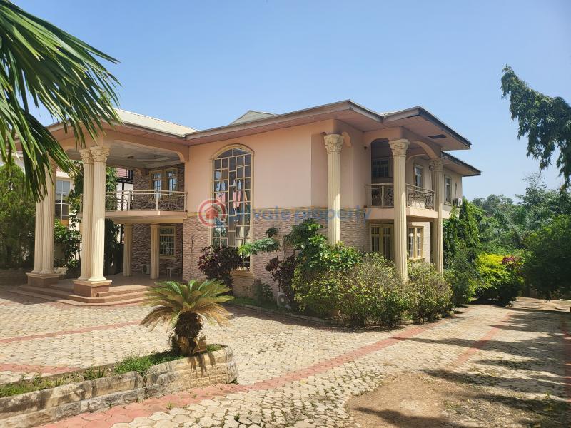 For rent 8 bedroom Duplex Prince And Princess Estate Kaura Abuja Phase