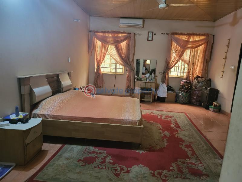 For rent 8 bedroom Duplex Prince And Princess Estate Kaura Abuja Phase