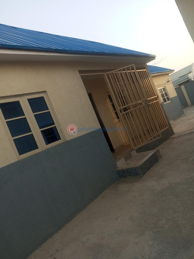 2 bedroom Block Of Flats For Rent Federal Housing Authority Lugbe Abuja Phase 4  - 0