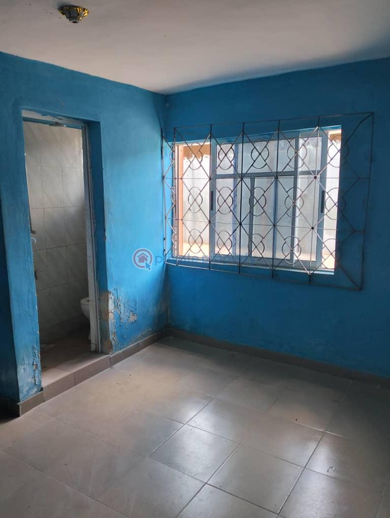3 bedroom House For Rent Boluwaji Area Olomi Ibadan Oyo - 1