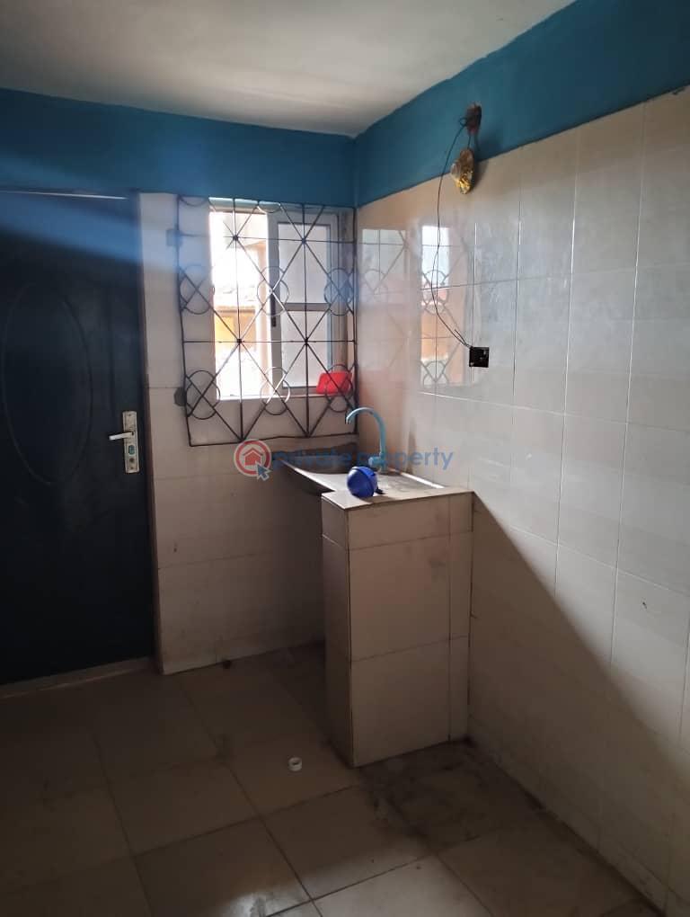 3 bedroom House For Rent Boluwaji Area Olomi Ibadan Oyo - 3