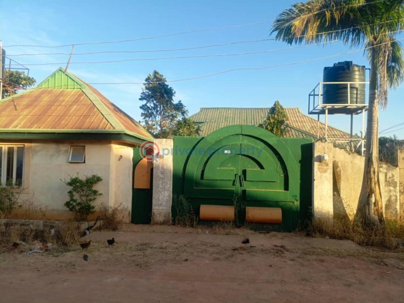 4 bedroom Terraced Bungalow For Sale Mahuta New Extension By Army Estate Kaduna Kaduna Area  - 9