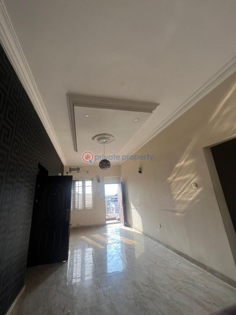2 bedroom Flat & Apartment For Rent Iwaya Yaba Lagos - 2