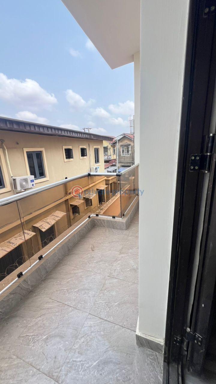 2 bedroom Flat & Apartment For Sale Ojuelegba Surulere Lagos - 0