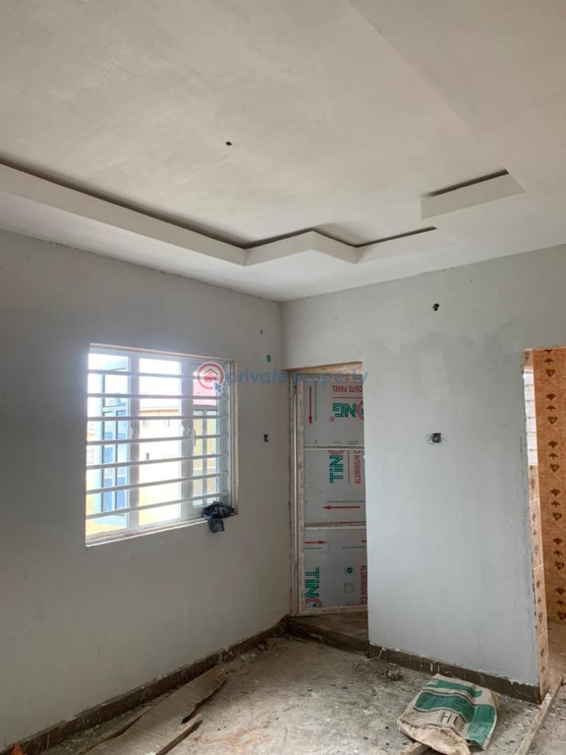 Flat & Apartment For Rent Iwaya Onike Onike Yaba Lagos - 0