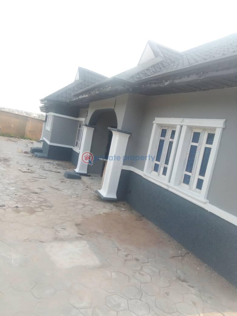 3 bedroom Semi detached Bungalow For Rent Opere Estate With New Garage Odo ona Ibadan Oyo - 4