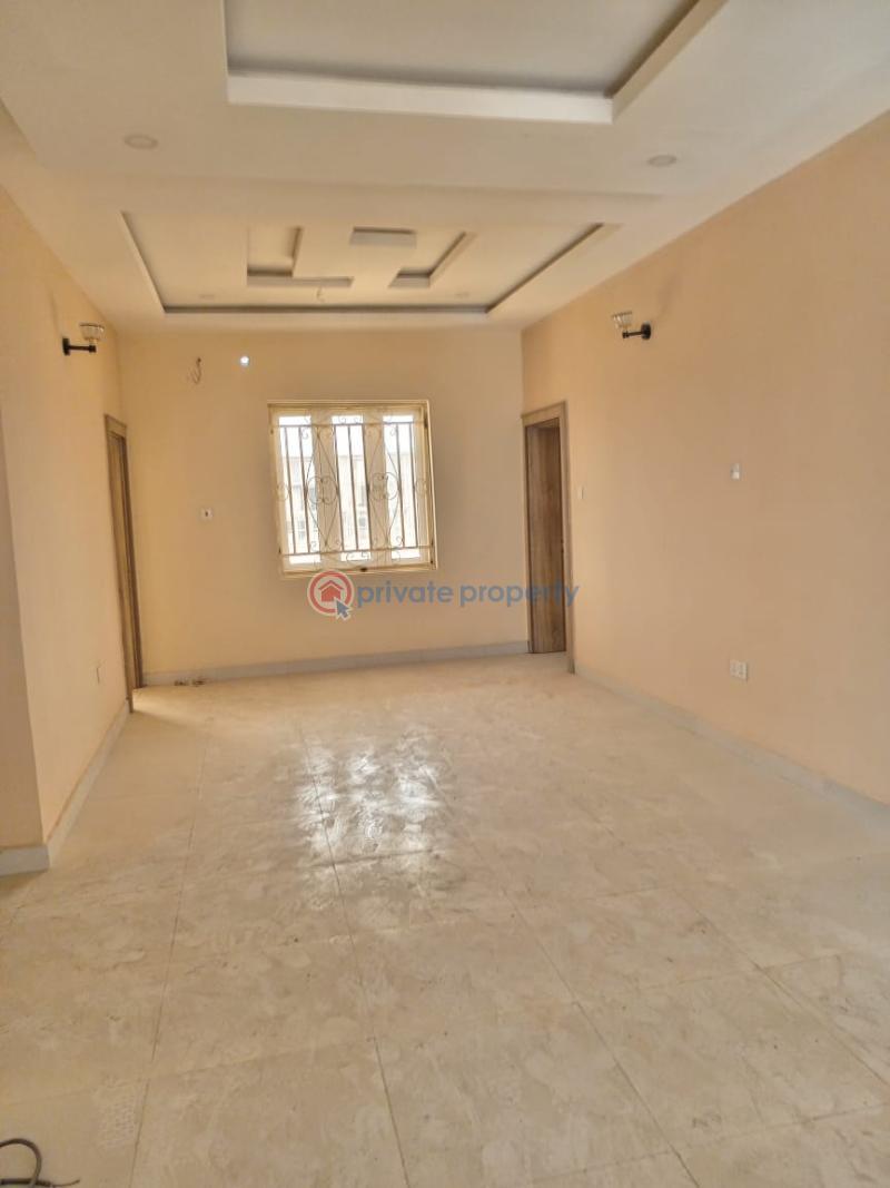 For sale 6 bedroom House River Park Estate, Along Airport Road, Lugbe