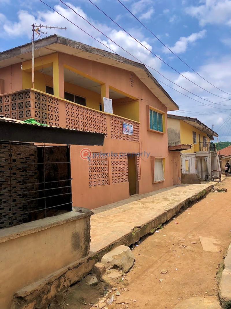 8 bedroom House For Sale Odo Ona Ibadan Oyo (PID 3PAKGM) Private