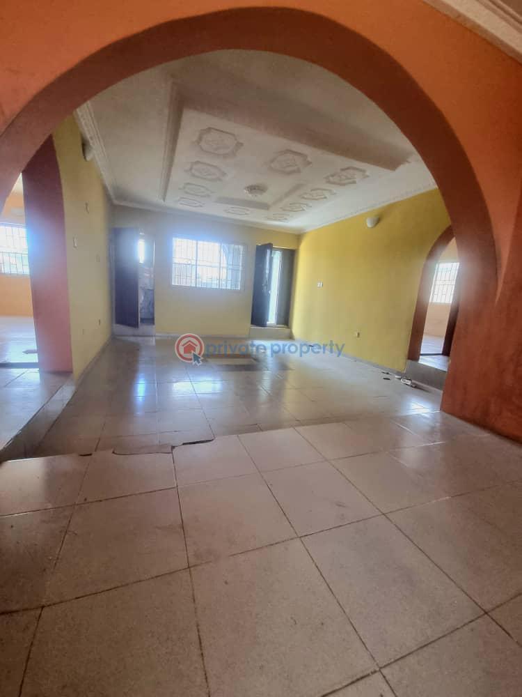 3 bedroom Detached Bungalow For Sale Elebu Market Area Along A Tarred Road Akala Express Ibadan Oyo - 1