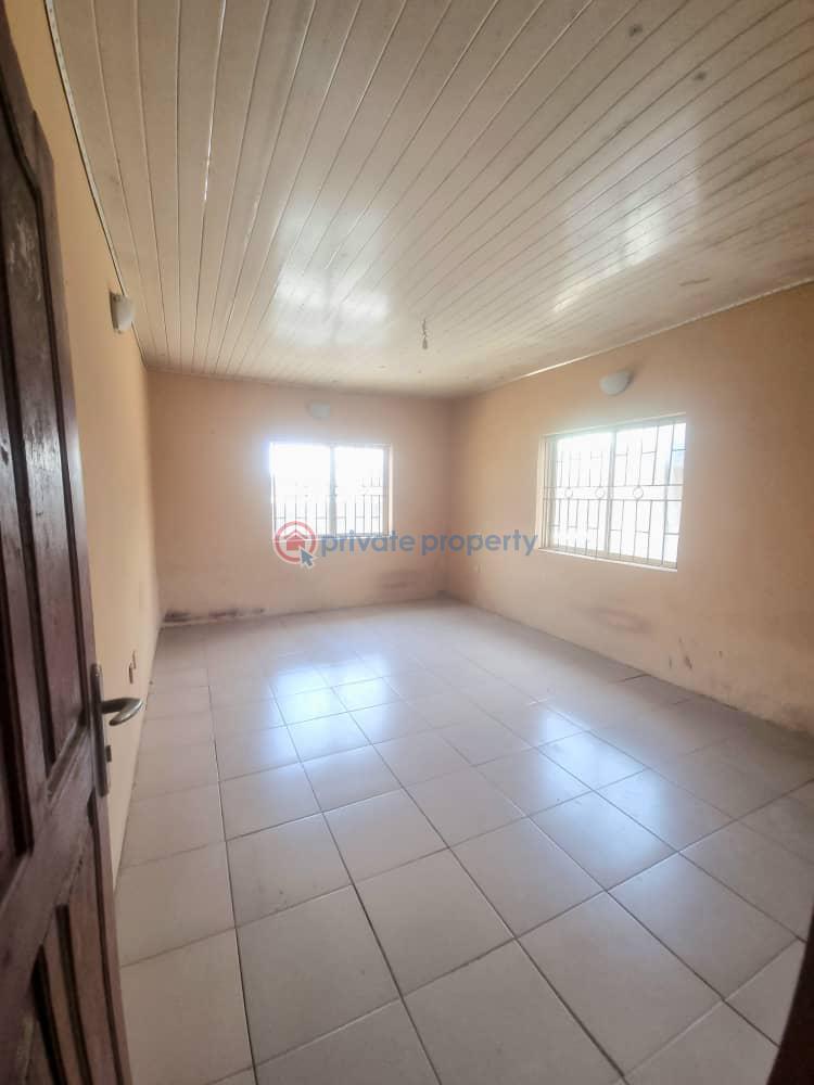 3 bedroom Detached Bungalow For Sale Elebu Market Area Along A Tarred Road Akala Express Ibadan Oyo - 0