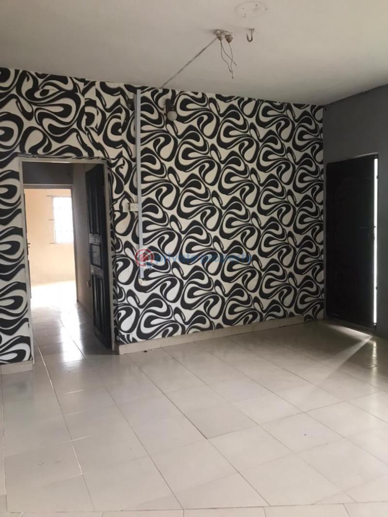 For rent House Off Governor’s Road Ikotun Isolo Lagos (PID 1PABBV