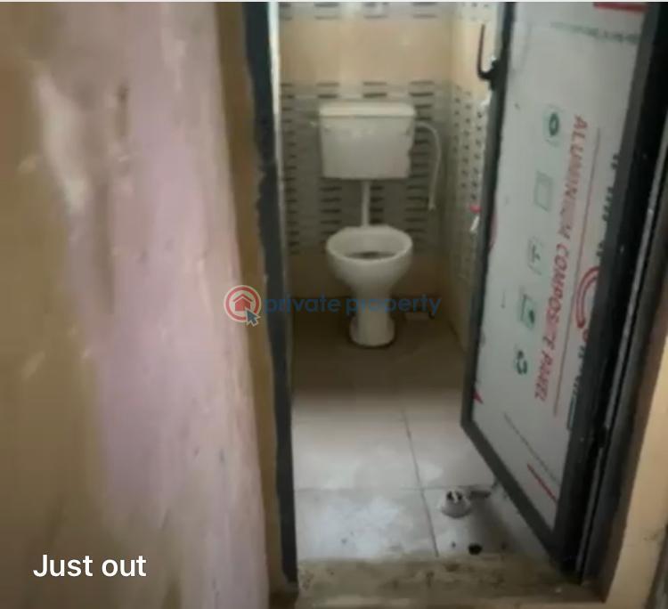 1 bedroom Flat & Apartment For Rent Ijesha Surulere Lagos - 5