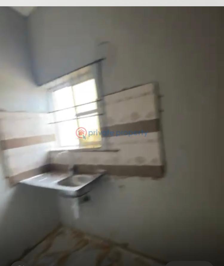 1 bedroom Flat & Apartment For Rent Shomolu Lagos - 8