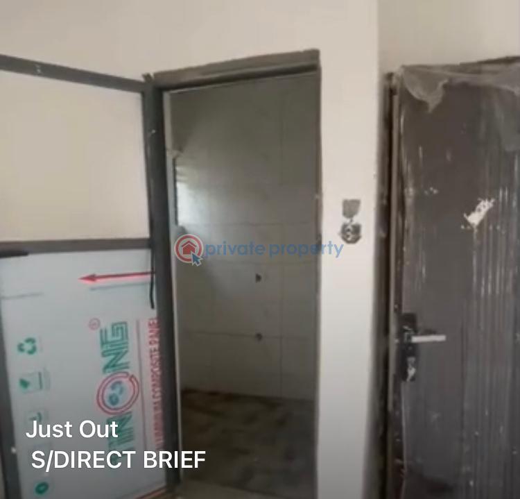 Executive miniflat - 3 1 bedroom Flat & Apartment For Rent Bariga Shomolu Lagos - 3