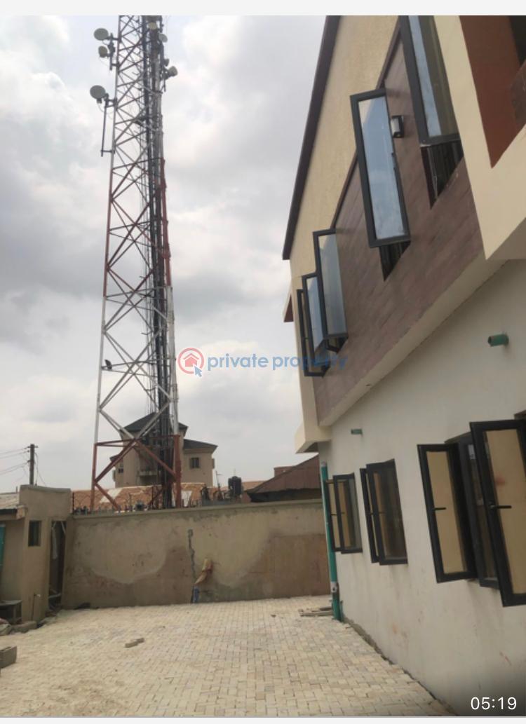 2 bedroom House For Rent Off Pedro Shomolu Shomolu Lagos - 0