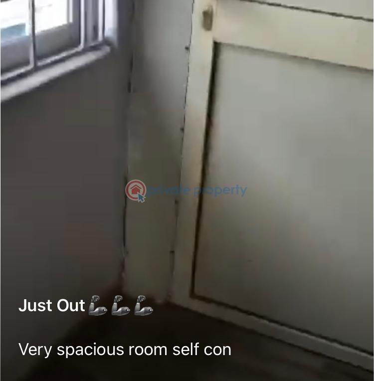 1 bedroom Self Contain For Rent Eric Moore Surulere Lagos - 5