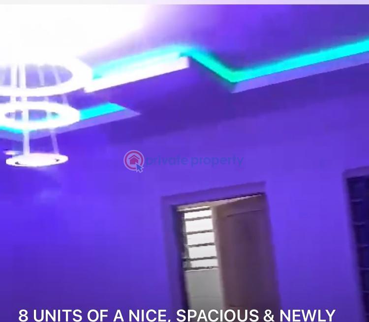 2 bedroom House For Rent Ijesha Surulere Lagos - 1