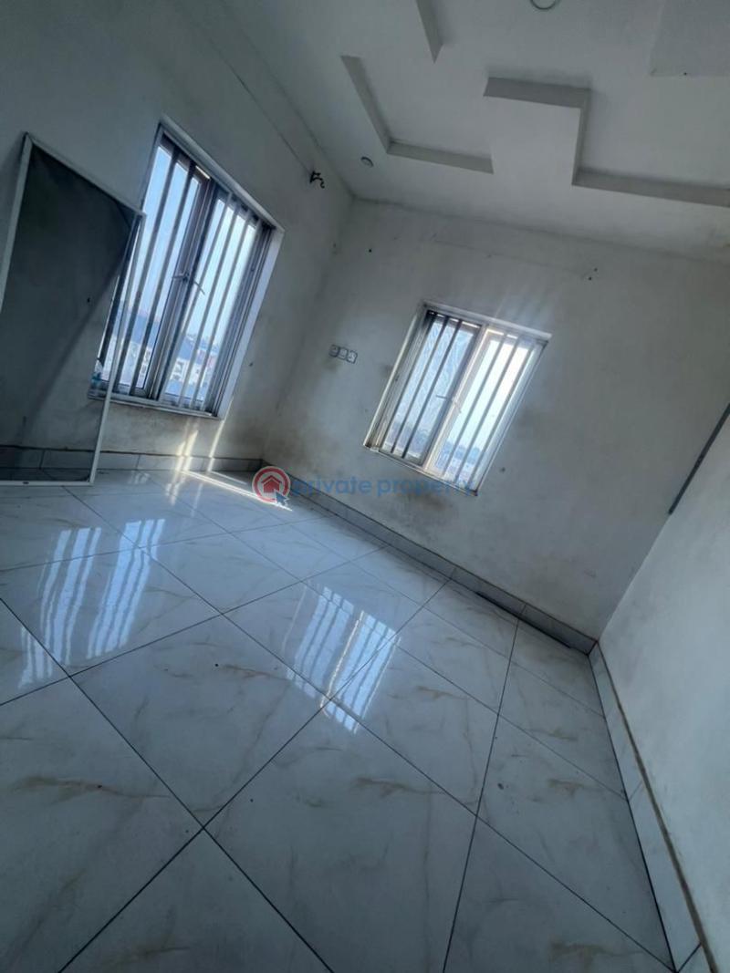 2 bedroom Flat & Apartment For Rent Fadeyi Shomolu Lagos - 4