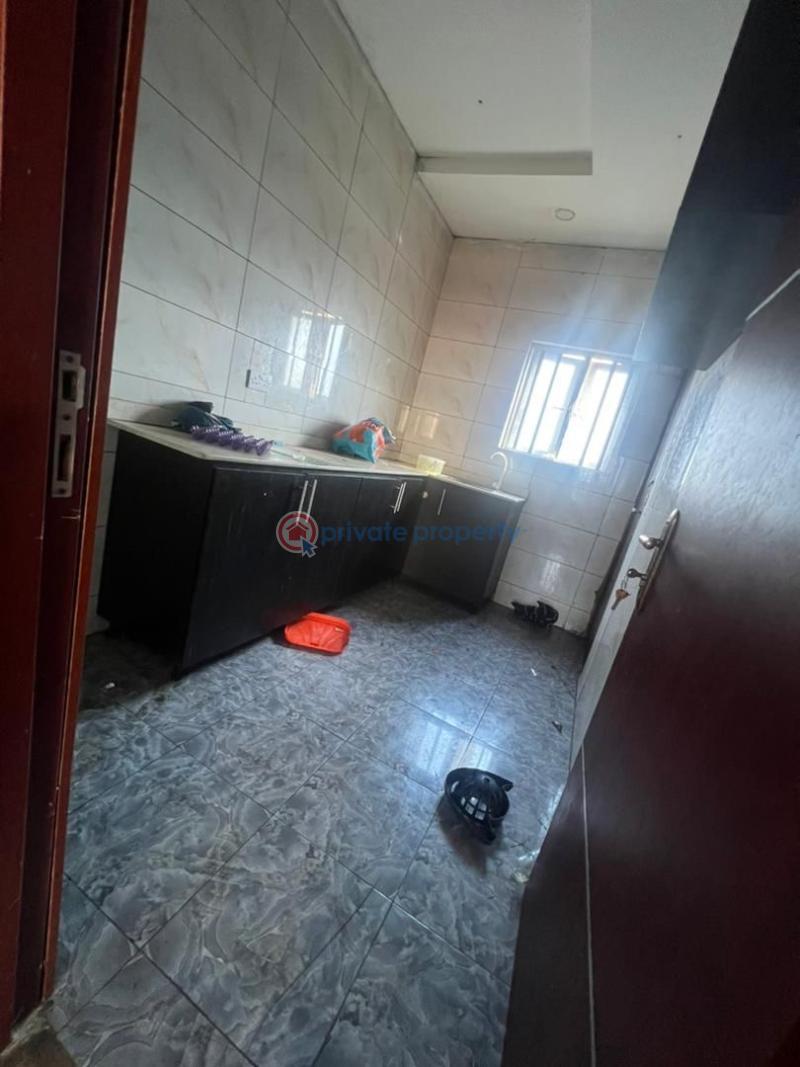 2 bedroom Flat & Apartment For Rent Fadeyi Shomolu Lagos - 2
