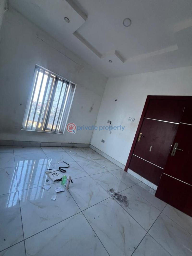 2 bedroom Flat & Apartment For Rent Fadeyi Shomolu Lagos - 3