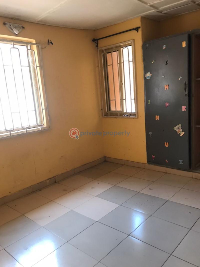 3 bedroom House For Rent Surulere Lagos