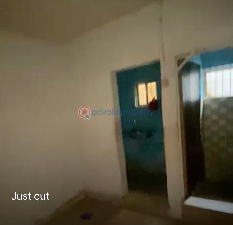 1 bedroom Self Contain For Rent Bariga Shomolu Lagos - 0