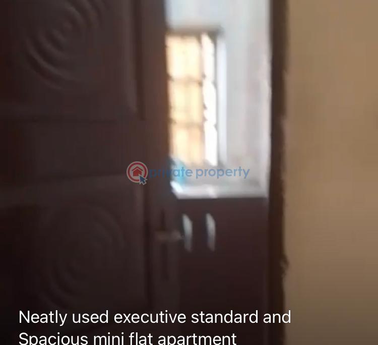 1 bedroom Mini Flat For Rent Shomolu Lagos - 4