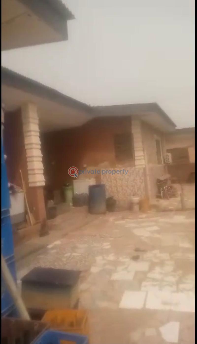 3 bedroom House For Sale Fodacis Ibadan Oyo - 4