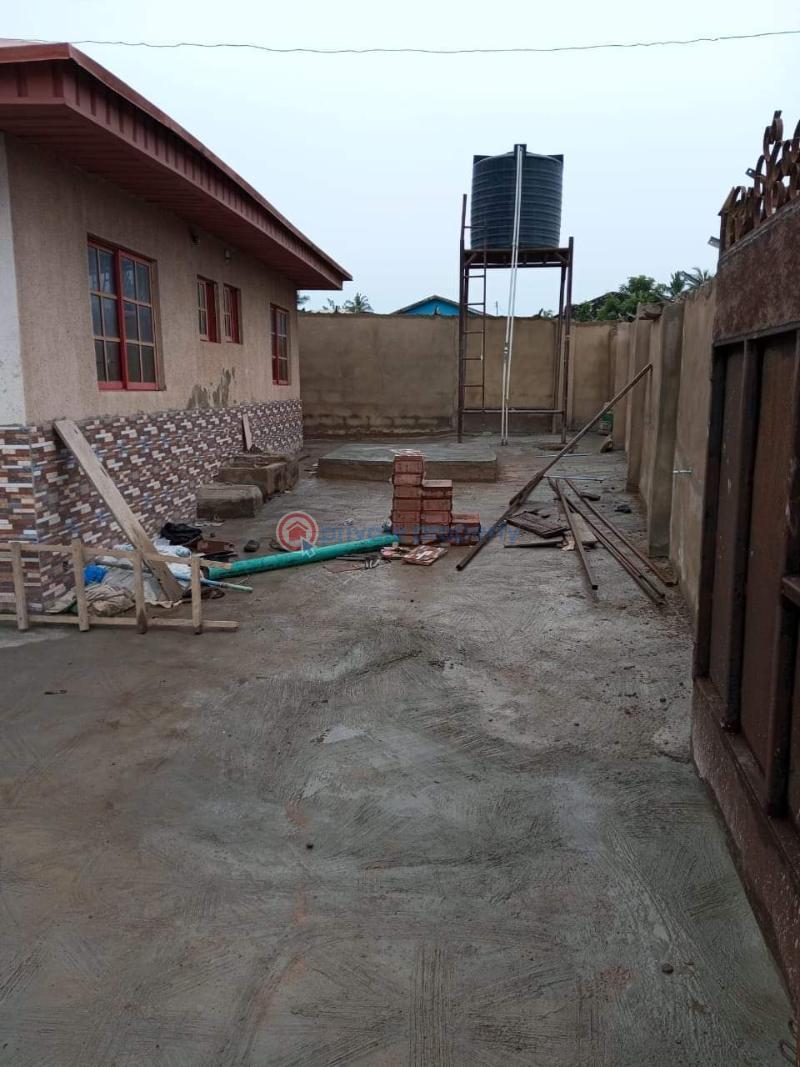 House For Sale Agbayi Alakia Off Iwo Rd Ibafan Paul Ay Alakia Ibadan Oyo - 3