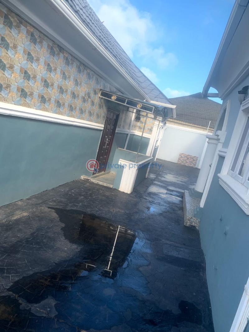 2 bedroom Detached Bungalow For Rent Peace Estate Ajila Off Akala Express Akala Express Ibadan Oyo - 3