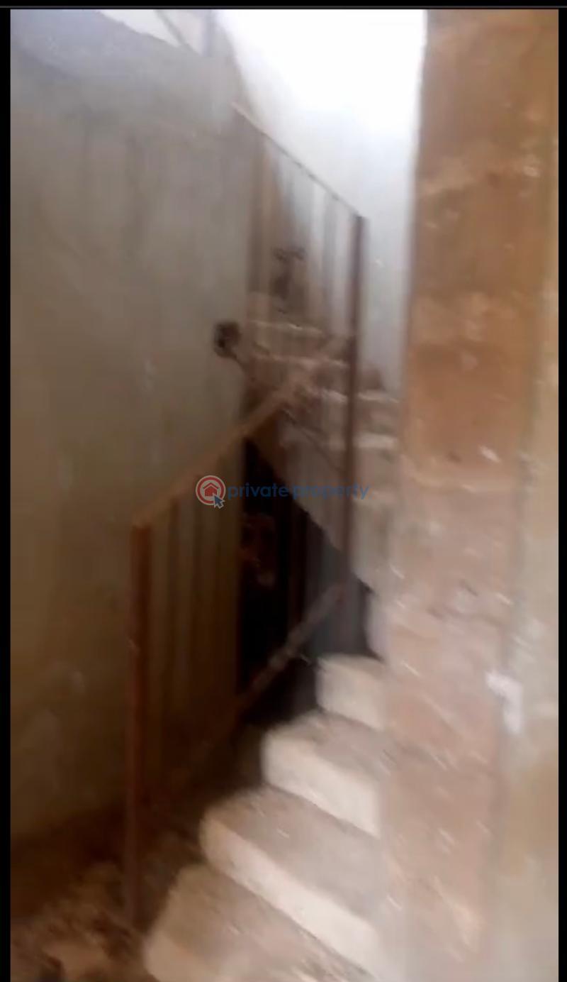 4 bedroom Terraced Duplex For Sale Aromolaran Behind Loyola College Ibadan Oyo - 0