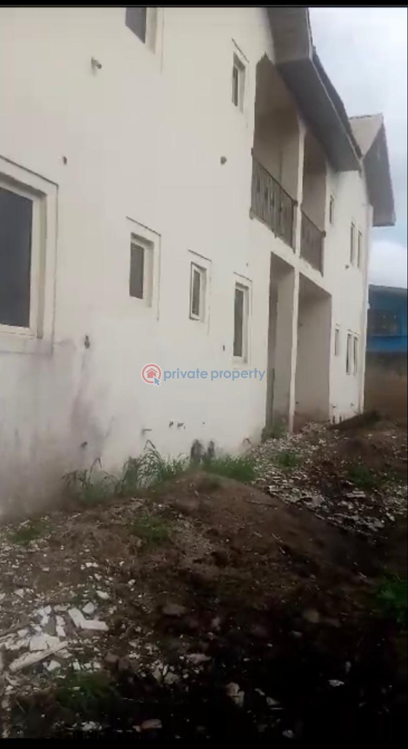 4 bedroom Terraced Duplex For Sale Aromolaran Behind Loyola College Ibadan Oyo - 3
