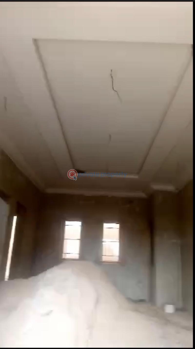 4 bedroom Terraced Duplex For Sale Aromolaran Behind Loyola College Ibadan Oyo - 1