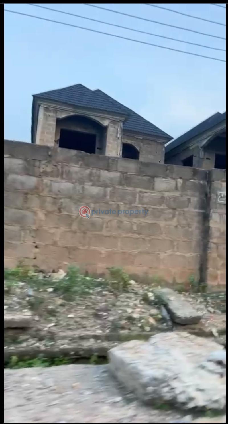 5 bedroom Semi detached Duplex For Sale Samonda Ibadan Oyo - 3