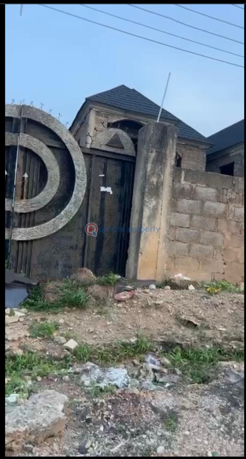 5 bedroom Semi detached Duplex For Sale Samonda Ibadan Oyo - 1