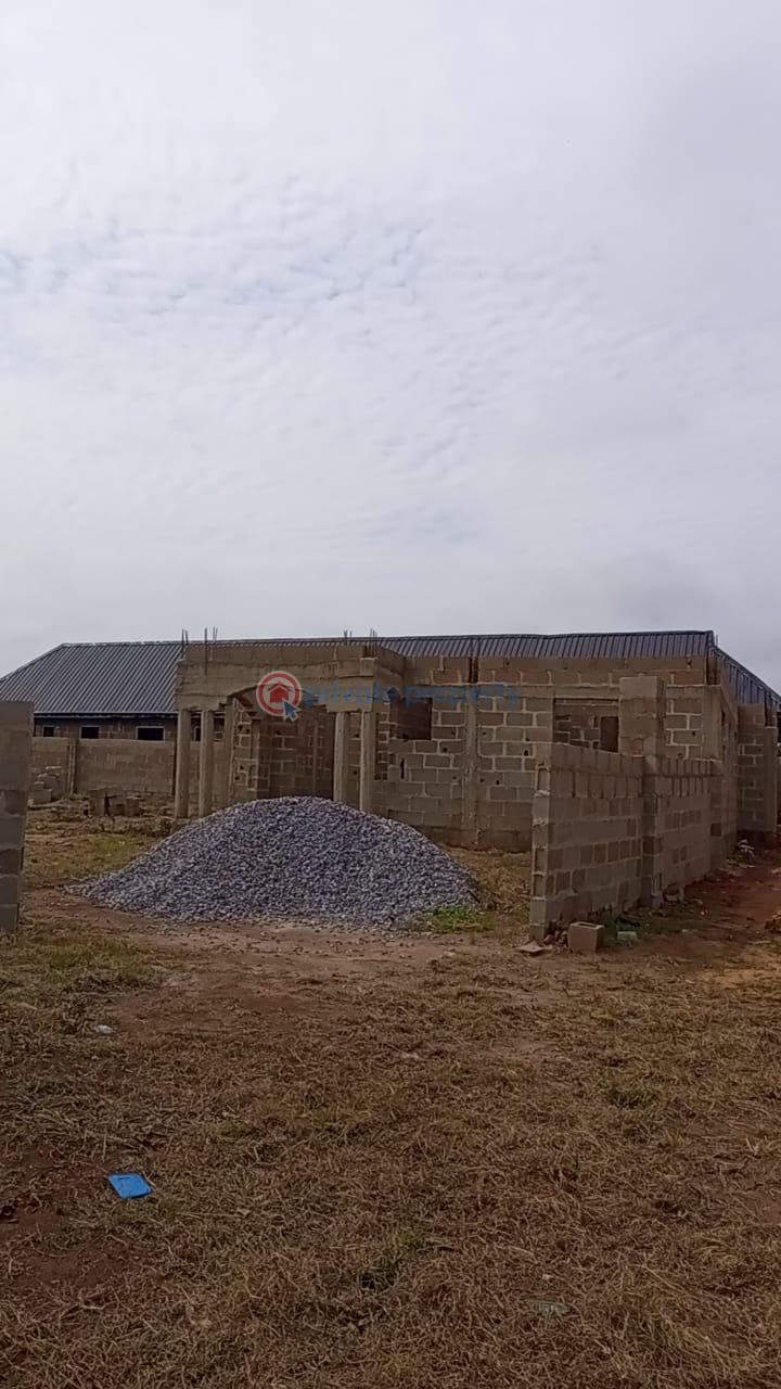 8 bedroom House For Sale Ode Lemo Sagamu Ogun - 1