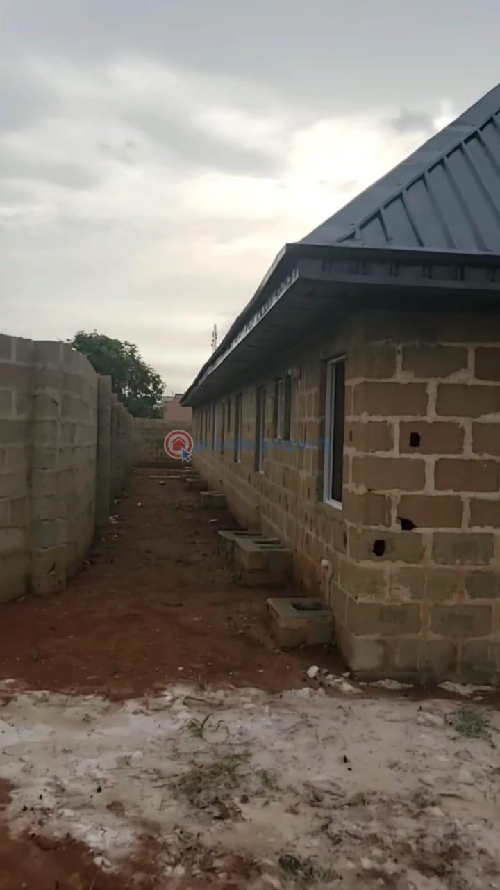 8 bedroom House For Sale Ode Lemo Sagamu Ogun - 5
