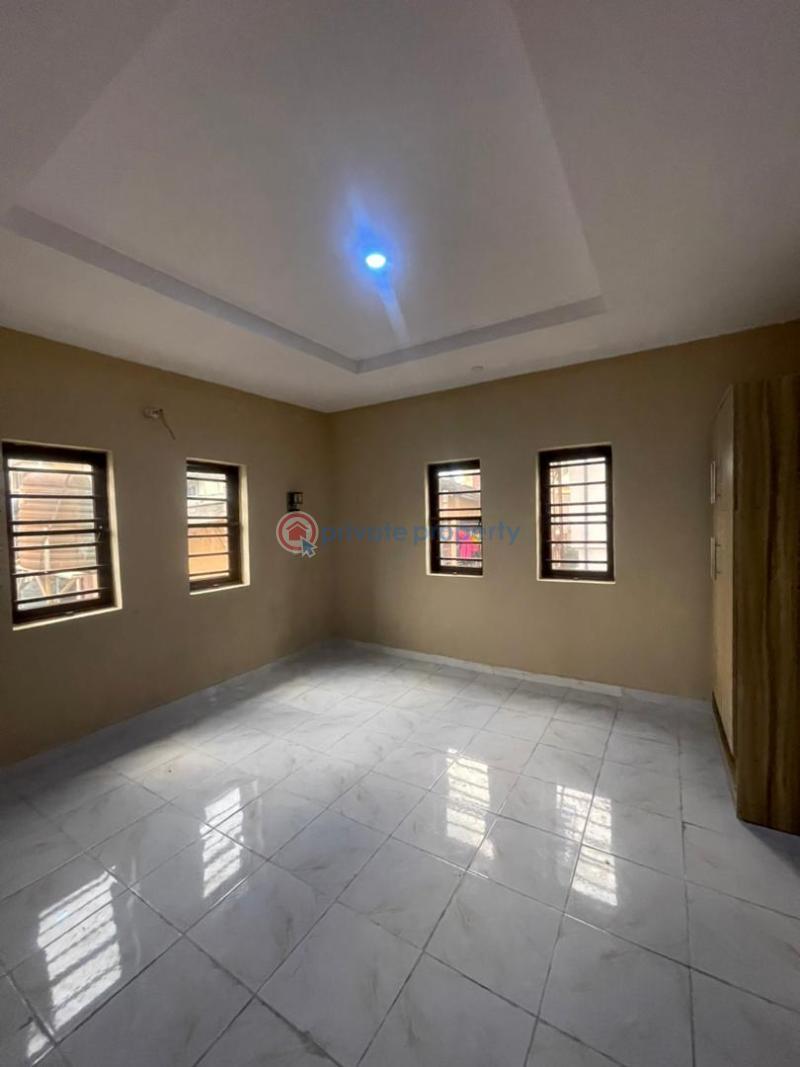 2 bedroom Flat & Apartment For Rent Muyiwa Opaleye Off Adetola Aguda Surulere. Surulere Lagos - 2