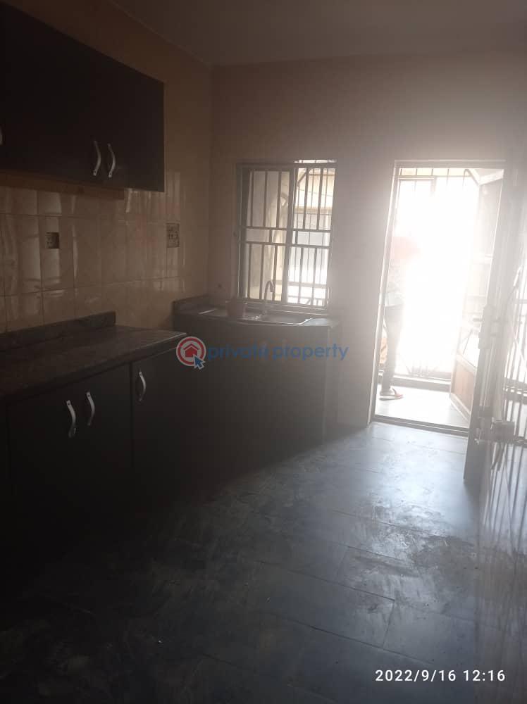 3 bedroom Flat & Apartment For Rent Ilupeju Lagos - 7
