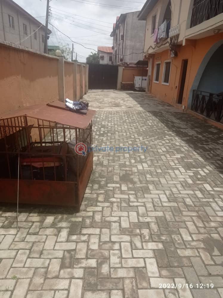 3 bedroom Flat & Apartment For Rent Ilupeju Lagos - 6