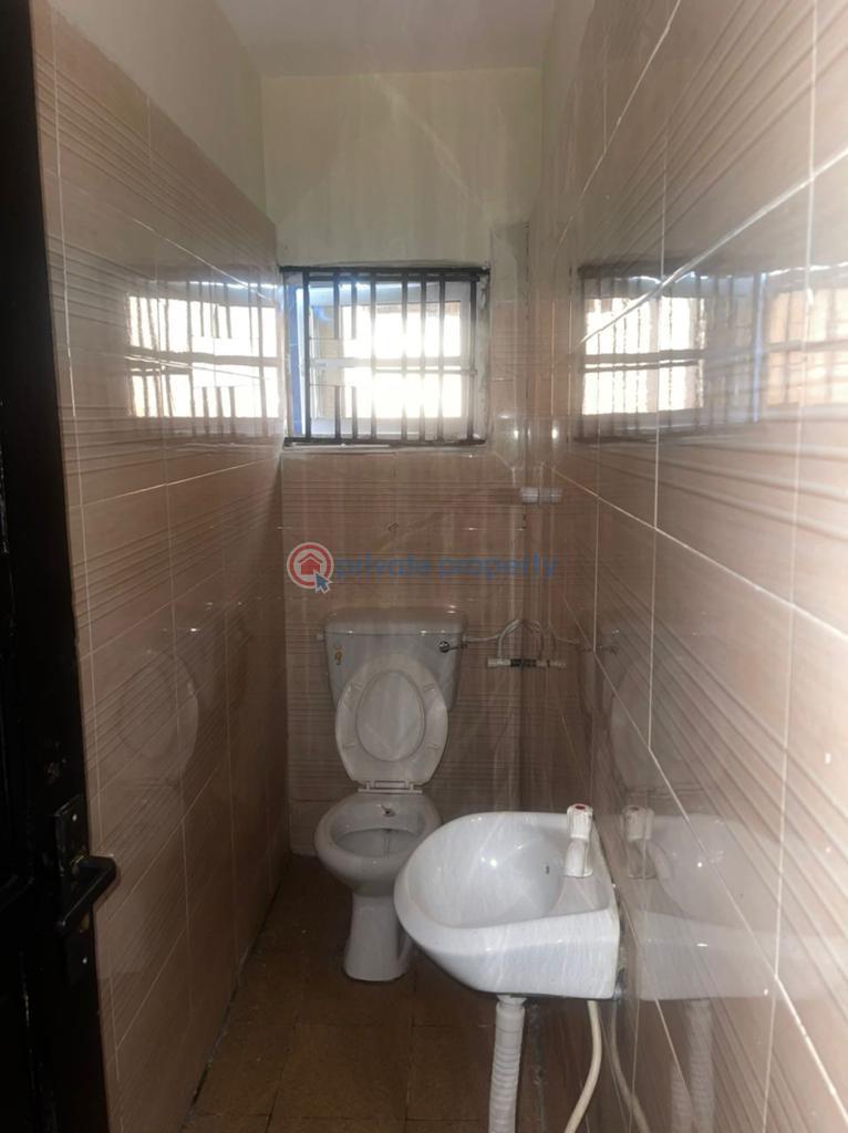 3 bedroom House For Rent By Brown Road Surulere Lagos - 13