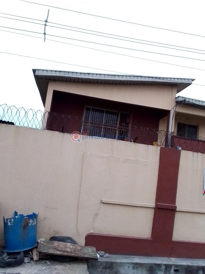 3 bedroom House For Rent 30 Off Ikeja Lagos - 2