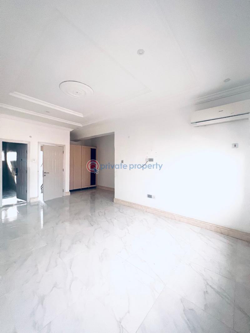 For sale 5 bedroom House Carlton Gate Lekki Lagos (PID 4PANNP