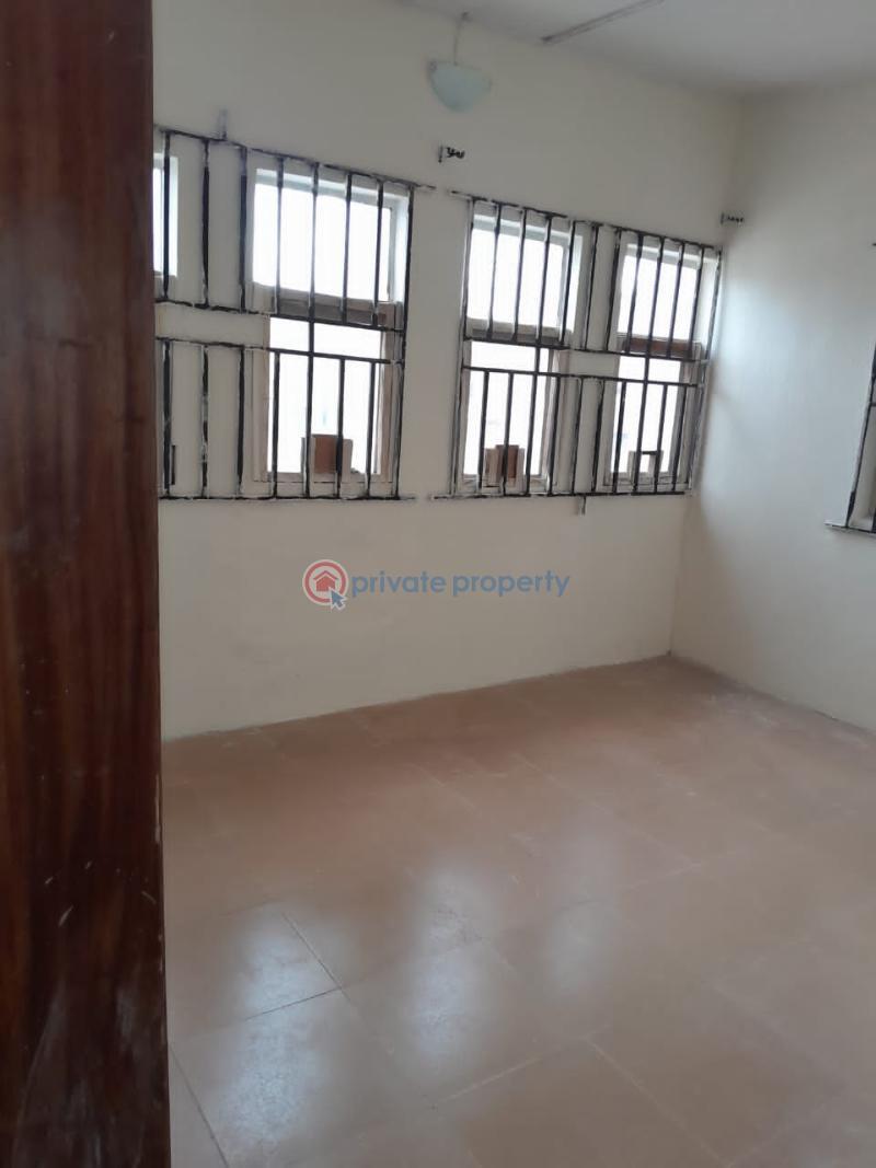 3 bedroom Flat & Apartment For Rent Toyin Street Ikeja Lagos - 9