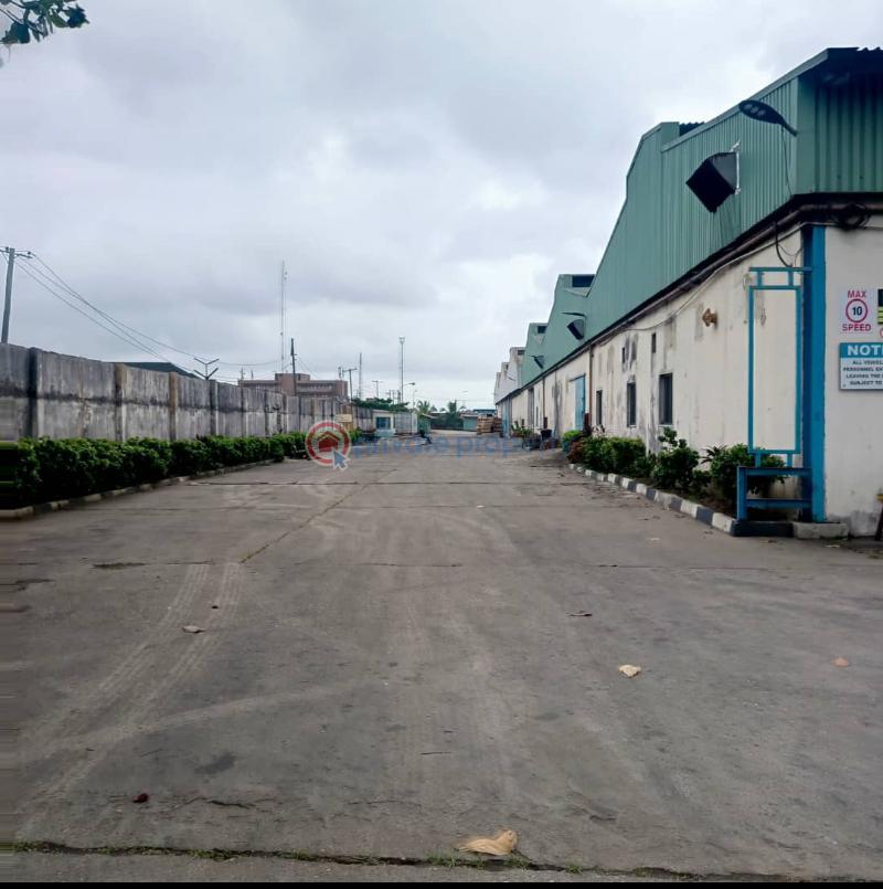 Warehouse For Rent Facing Directly On Oshodi/apapa, Amuwo Odofin, Lagos Amuwo Odofin Lagos - 1