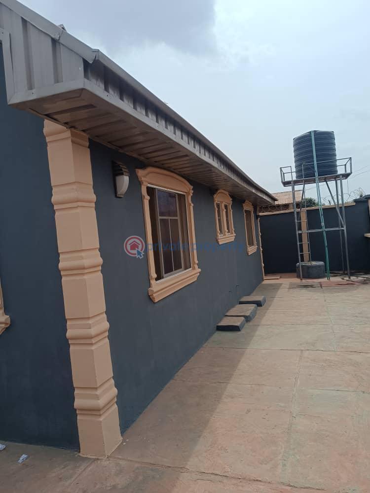 3 bedroom House For Sale Ibadan Oyo - 2
