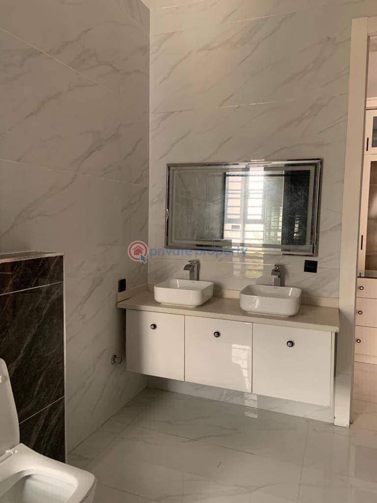 5 bedroom House For Sale Carlton Gate Estate Lekki Lagos - 1
