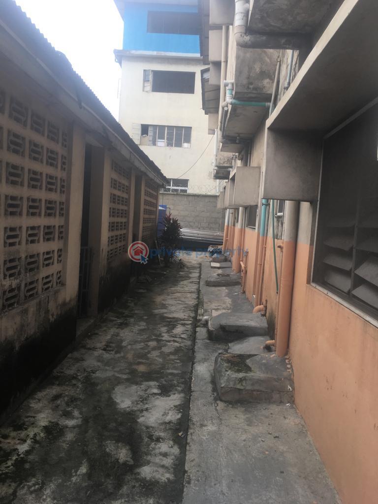 3 bedroom Semi detached Duplex For Sale Opposite Yaba Tech Yaba Lagos - 8