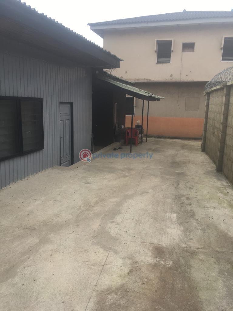 3 bedroom Semi detached Duplex For Sale Opposite Yaba Tech Yaba Lagos - 3